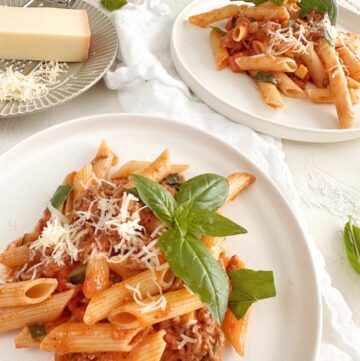 Penne mit Hackfleisch und Zucchetti