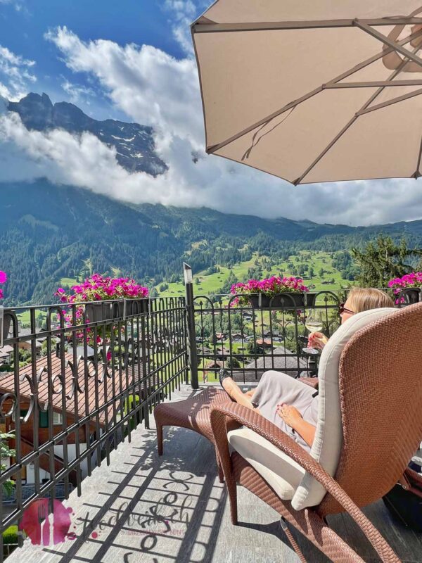 Aussicht auf der Sonnenterasse auf Eiger